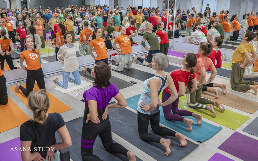 Поза верблюда