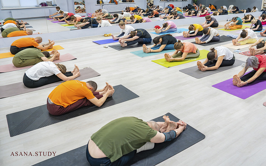 Пашчимоттанасана